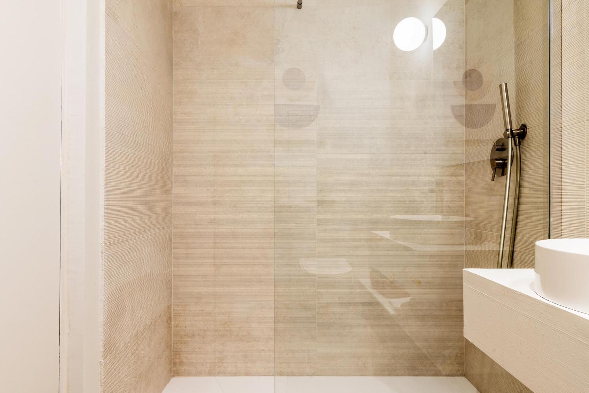 Easyhomes-City Centre Suites Milano Eksteriør bilde