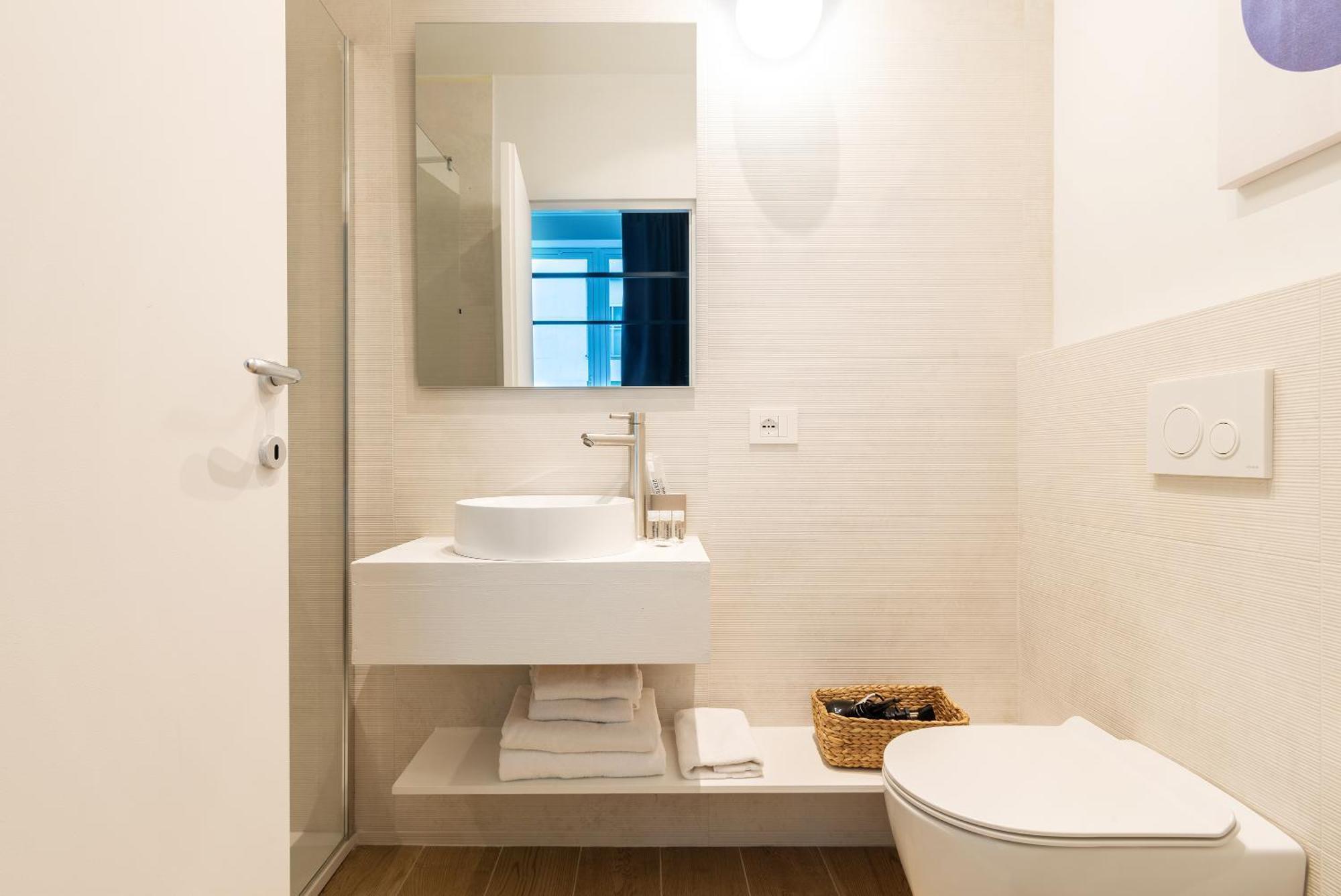 Easyhomes-City Centre Suites Milano Eksteriør bilde